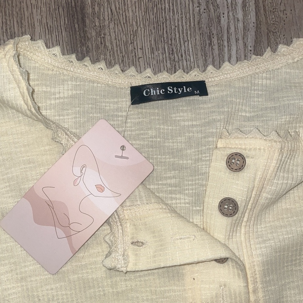 Chic Style Medium - Picture 2 of 5